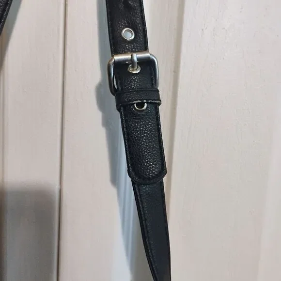 Kate Spade Black Crossbody Bag with Adjustable Strap - Picture 7 of 13